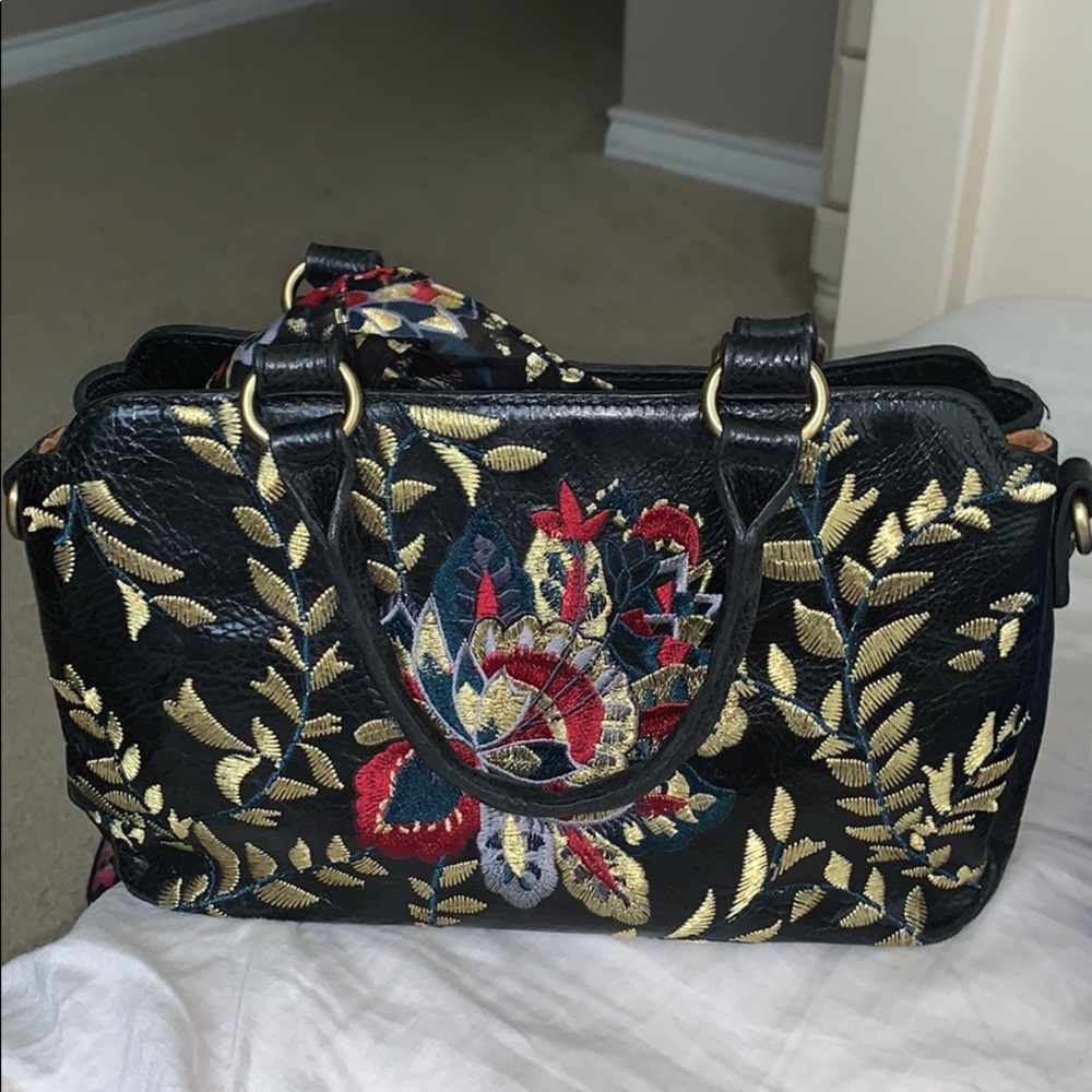 brand new Patricia Nash purse with matching scarf
